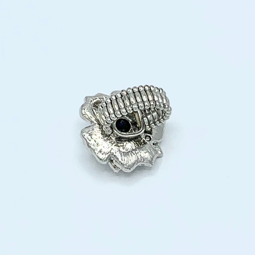 Flower Rhinestone Ring - Picture 3 of 4